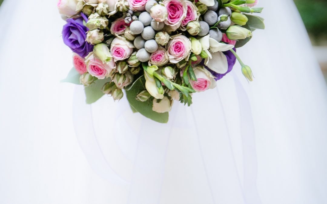 Why People Love These 5 Flowers in Their Wedding