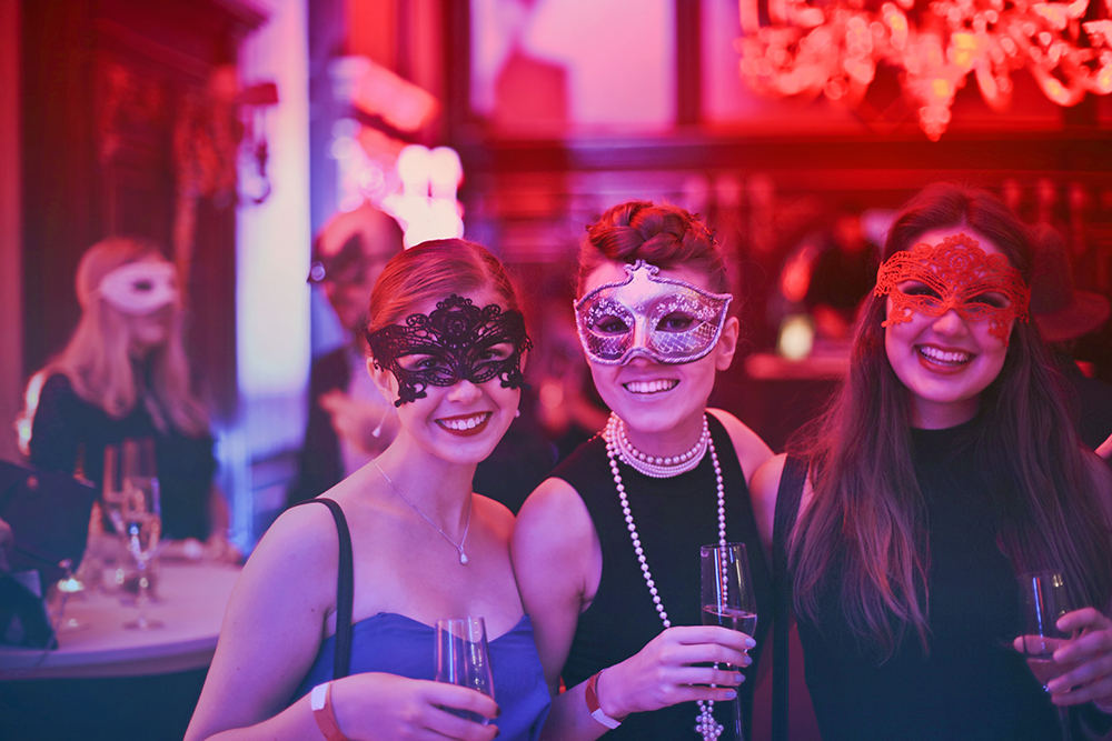 Tips for Hosting an Unforgettable Masquerade Ball